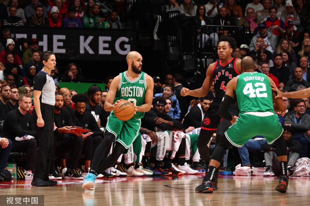 风格上截然 风格上截然