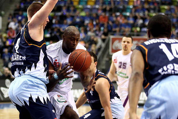 甲比赛中 甲比赛中