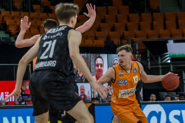 球员逐渐步 球员逐渐步