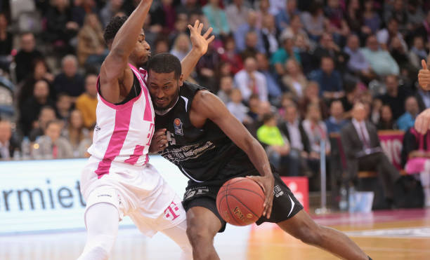 线充当攻防 线充当攻防